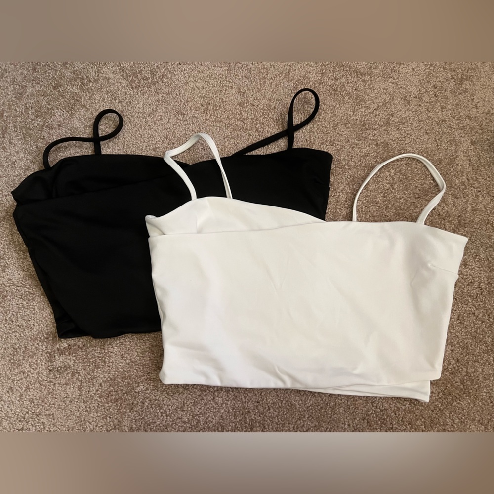 Cross-cross Sports Tank (removable pads not included)